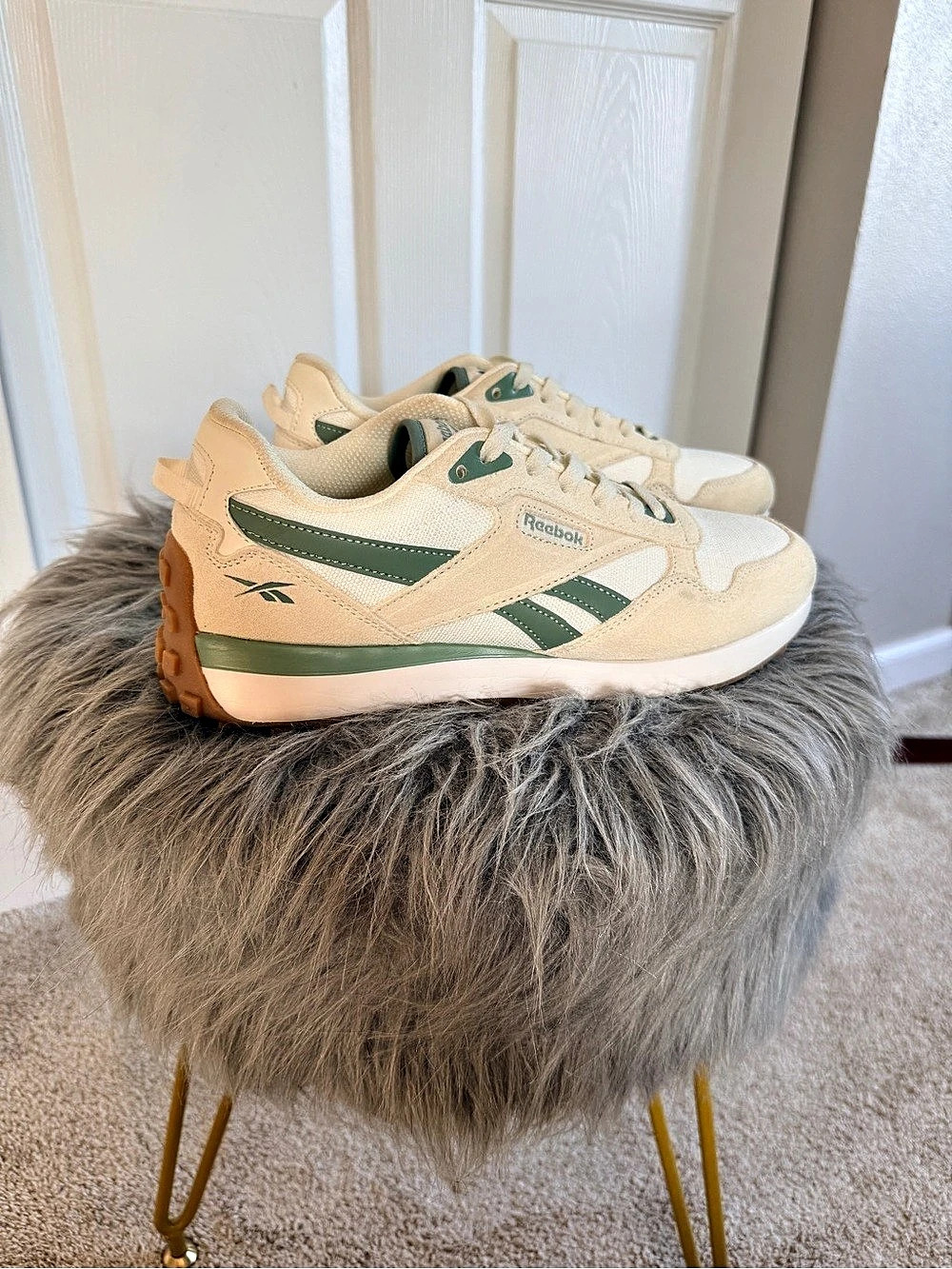Reebok Cream Sage Green Retro Sneakers Gum Sole Women’s Size 9.5